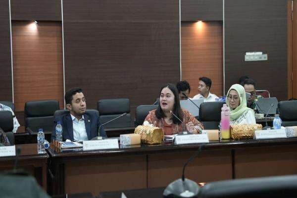 Komisi I DPR: Revisi UU TNI Tegaskan Supremasi Sipil dan Cegah Dwifungsi Komisi I DPR: Revisi UU TNI Tegaskan Supremasi Sipil dan Cegah Dwifungsi