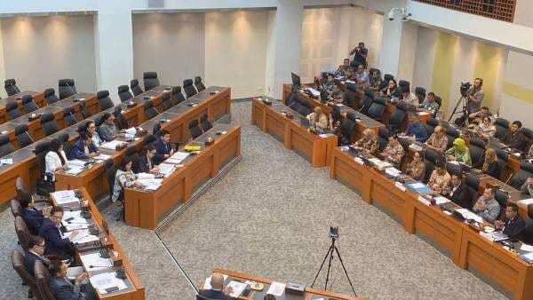 Tok, Komisi I DPR Sepakat Bawa RUU TNI Disahkan Jadi UU di Rapat Paripurna Tok, Komisi I DPR Sepakat Bawa RUU TNI Disahkan Jadi UU di Rapat Paripurna