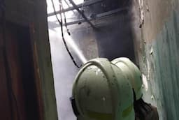 Kompor Meleduk, Rumah Kontrakan di Jatinegara Terbakar Jelang Berbuka Puasa