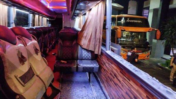 Kronologi Pelemparan Batu Bus Persik Kediri saat Keluar Stadion Kanjuruhan Kronologi Pelemparan Batu Bus Persik Kediri saat Keluar Stadion Kanjuruhan