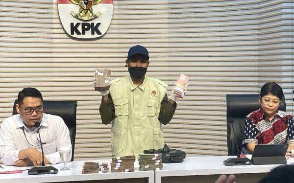 Konstruksi Perkara Dugaan Suap Proyek Jalan di Sumut Rp231,8 Miliar Konstruksi Perkara Dugaan Suap Proyek Jalan di Sumut Rp231,8 Miliar