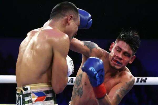 Kontroversi Luka Alis Berdarah, Emanuel Navarrete Pertahankan Sabuk WBO Kontroversi Luka Alis Berdarah, Emanuel Navarrete Pertahankan Sabuk WBO