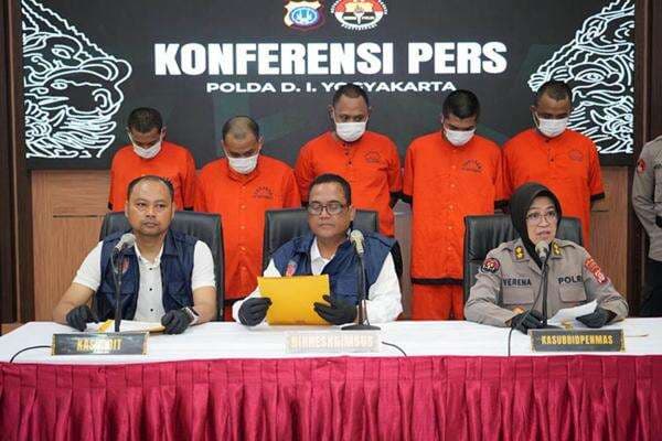 Kontroversi Polda DIY, Malah Tangkap Orang-orang yang Merugikan Bandar Judi Online Kontroversi Polda DIY, Malah Tangkap Orang-orang yang Merugikan Bandar Judi Online