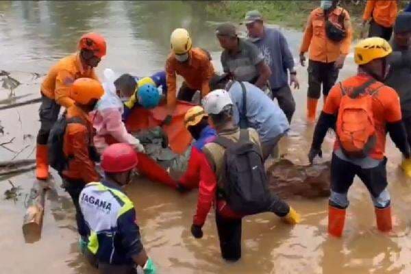 Korban Longsor di Subang Ditemukan Tewas setelah 6 Hari Pencarian Korban Longsor di Subang Ditemukan Tewas setelah 6 Hari Pencarian
