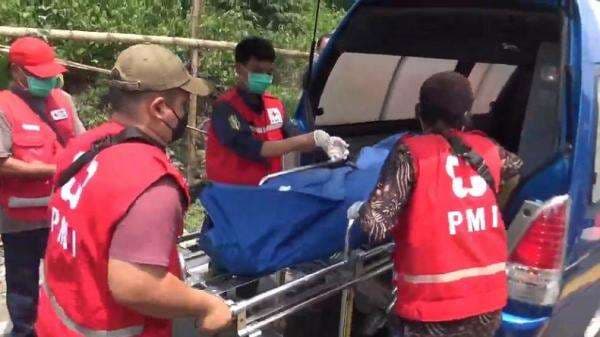 Nyetir Sambil Dioral Seks, Mahasiswa di Sleman Tak Sadar Tabrak Pejalan Kaki Nyetir Sambil Dioral Seks, Mahasiswa di Sleman Tak Sadar Tabrak Pejalan Kaki