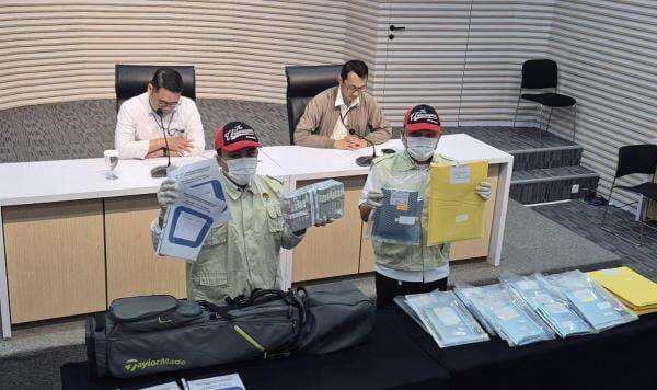 KPK Tetapkan 5 Tersangka Kasus Dugaan Korupsi Pengadaan EDC KPK Tetapkan 5 Tersangka Kasus Dugaan Korupsi Pengadaan EDC