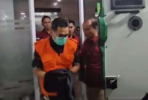 Mantan Direktur PT RSA Ditahan terkait Korupsi Lahan BUMD Cilacap Rp237 Miliar Mantan Direktur PT RSA Ditahan terkait Korupsi Lahan BUMD Cilacap Rp237 Miliar