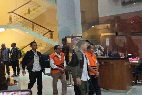 KPK Tahan Mantan Dirut Hutama Karya Bintang Perbowo terkait Kasus Jalan Tol Trans Sumatera KPK Tahan Mantan Dirut Hutama Karya Bintang Perbowo terkait Kasus Jalan Tol Trans Sumatera