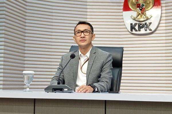 KPK Tetapkan Tersangka Kasus Korupsi Dugaan Gratifikasi Pengadaan di MPR KPK Tetapkan Tersangka Kasus Korupsi Dugaan Gratifikasi Pengadaan di MPR