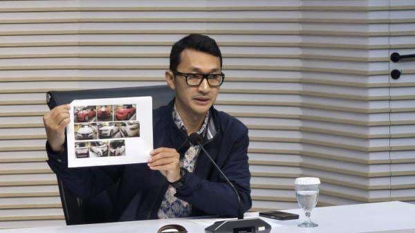 KPK Geledah 7 Lokasi Terkait Kasus Kemnaker, Delapan Mobil dan Satu Motor Disita KPK Geledah 7 Lokasi Terkait Kasus Kemnaker, Delapan Mobil dan Satu Motor Disita