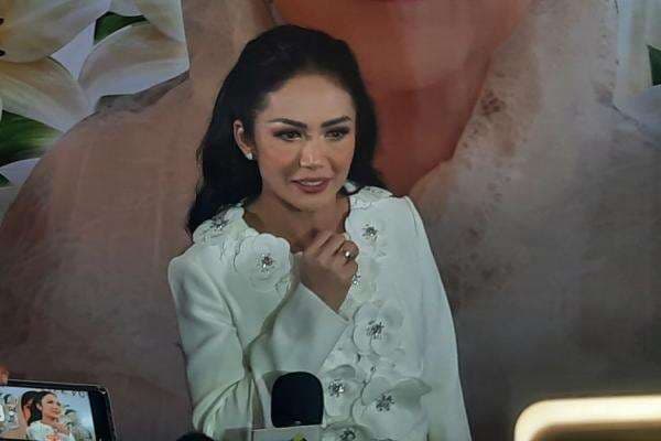 Krisdayanti Soroti Kisruh Royalti, Ajak Penyanyi dan Pencipta Lagu Kompak Krisdayanti Soroti Kisruh Royalti, Ajak Penyanyi dan Pencipta Lagu Kompak