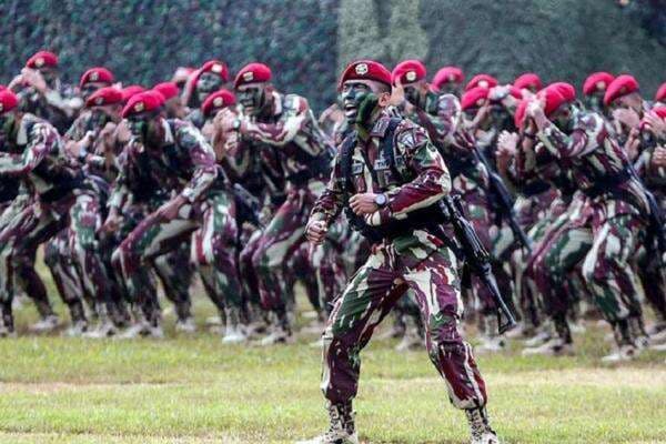Kronologi Anggota Kopassus Foto Bareng Hercules hingga Mayjen Djon Afriandi Minta Maaf Kronologi Anggota Kopassus Foto Bareng Hercules hingga Mayjen Djon Afriandi Minta Maaf