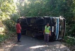 Kronologi Bus Pariwisata Kecelakaan di Tanjakan Malang, Sempat Mundur Tabrak Mobil Lalu Terguling
