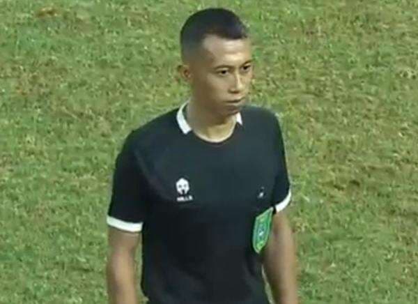 Kronologi Laga Aceh vs Sulteng di Perempatfinal Sepakbola Putra PON XXI Aceh-Sumut 2024 Sempat Ditunda Gara-Gara Wasit Kontroversial Dipukul Pemain Kronologi Laga Aceh vs Sulteng di Perempatfinal Sepakbola Putra PON XXI Aceh-Sumut 2024 Sempat Ditunda Gara-Gara Wasit Kontroversial Dipukul Pemain