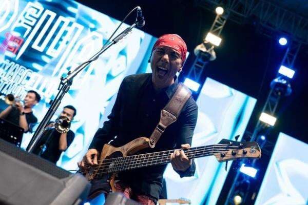 Kronologi Yuke Dewa 19 Diduga Tabrak Anak Kecil di Tasikmalaya, Beri Bantuan Rp10 Juta Kronologi Yuke Dewa 19 Diduga Tabrak Anak Kecil di Tasikmalaya, Beri Bantuan Rp10 Juta