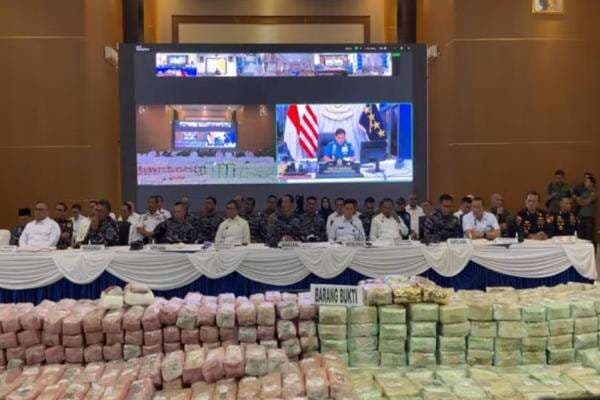 KSAL Usulkan Prajurit yang Gagalkan Penyelundupan 2 Ton Lebih Narkoba Naik Pangkat KSAL Usulkan Prajurit yang Gagalkan Penyelundupan 2 Ton Lebih Narkoba Naik Pangkat