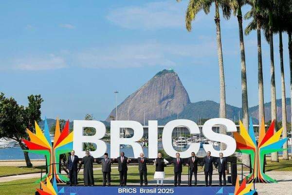 Negara Pendiri BRICS Koordinasi Lawan Tarif Trump Negara Pendiri BRICS Koordinasi Lawan Tarif Trump