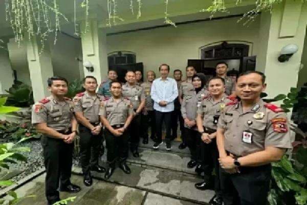 Serdik Sespimmen Polri Sowan ke Solo, Bukti Nyata Kedekatan Polisi dan Jokowi? Serdik Sespimmen Polri Sowan ke Solo, Bukti Nyata Kedekatan Polisi dan Jokowi?