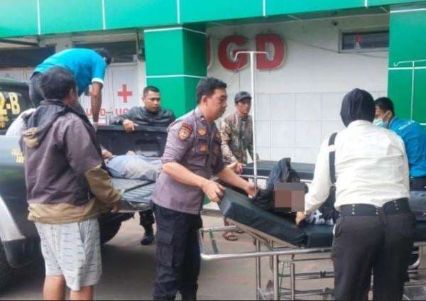 Kecelakaan di Garut, 2 Pelajar SMA Boncengan Motor Kritis usai Tabrak Pagar Rumah Kecelakaan di Garut, 2 Pelajar SMA Boncengan Motor Kritis usai Tabrak Pagar Rumah