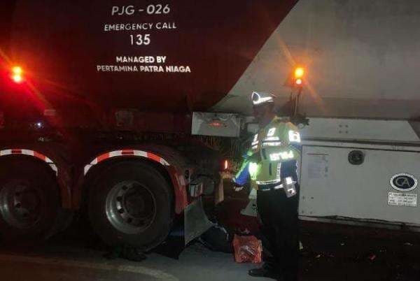 Kecelakaan di Lampung, Suami Istri Tewas usai Tertabrak Truk Tangki Kecelakaan di Lampung, Suami Istri Tewas usai Tertabrak Truk Tangki