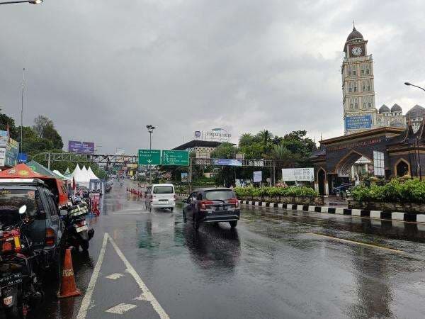 Jelang Car Free Night, Lalin Menuju Puncak Bogor Masih Ramai Lancar Jelang Car Free Night, Lalin Menuju Puncak Bogor Masih Ramai Lancar