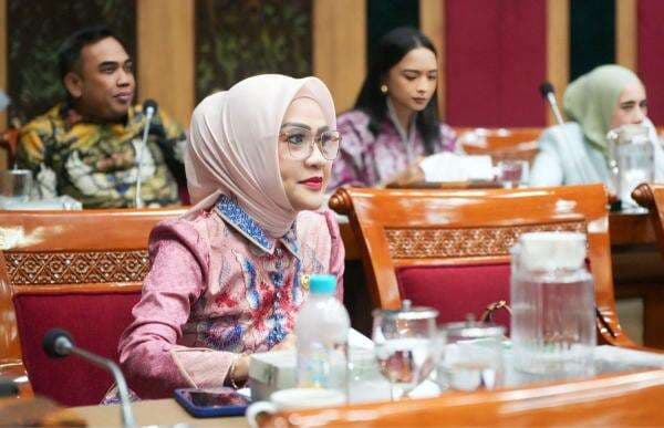 Legislator Nilam Sari: Revisi Sejarah Sering Lupakan Peranan Aktor-aktor Perempuan Legislator Nilam Sari: Revisi Sejarah Sering Lupakan Peranan Aktor-aktor Perempuan