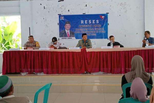 Legislator Partai Perindo Arifin Y. Ruru Serap Aspirasi Warga Tojo Una-Una dari Air Bersih hingga Dukungan untuk Petani Legislator Partai Perindo Arifin Y. Ruru Serap Aspirasi Warga Tojo Una-Una dari Air Bersih hingga Dukungan untuk Petani