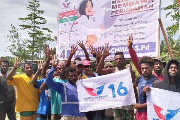 Legislator Partai Perindo Bagikan Daging Kurban, Perkuat Toleransi dan Persaudaraan Warga Mimika Legislator Partai Perindo Bagikan Daging Kurban, Perkuat Toleransi dan Persaudaraan Warga Mimika