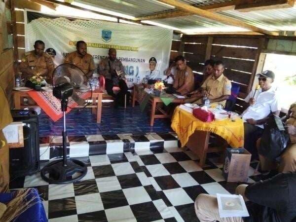 Legislator Perindo Daniel Tekankan Pendidikan dalam Musrenbang Distrik Kwaneha Mamberamo Raya Legislator Perindo Daniel Tekankan Pendidikan dalam Musrenbang Distrik Kwaneha Mamberamo Raya