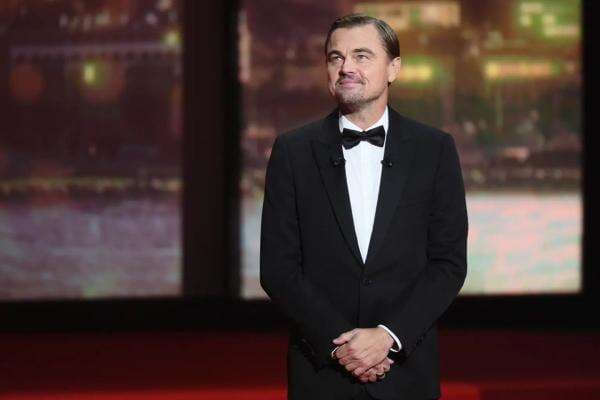 Leonardo DiCaprio Digeledah Polisi saat Pesta Mewah di Ibiza, Suasana Tegang Leonardo DiCaprio Digeledah Polisi saat Pesta Mewah di Ibiza, Suasana Tegang