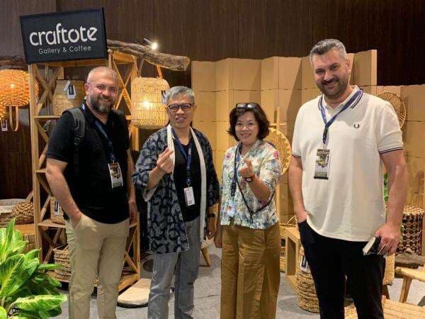 Lewat Pemberdayaan BRI, Couplepreneur Ini Bawa Kerajinan Craftote Tembus Ekspor ke Asia dan Amerika Lewat Pemberdayaan BRI, Couplepreneur Ini Bawa Kerajinan Craftote Tembus Ekspor ke Asia dan Amerika