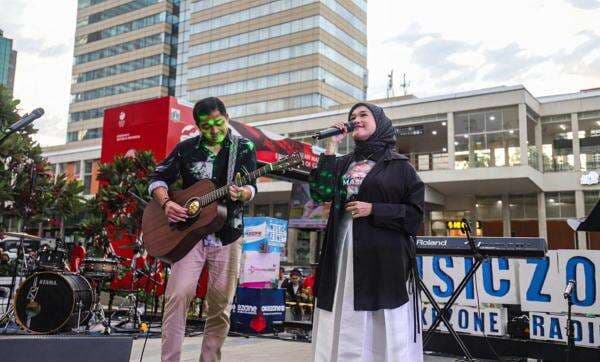 Lewat Single Baru, Ade Govinda dan Erni Zakri Ajak Galau Penonton Music Zone Lewat Single Baru, Ade Govinda dan Erni Zakri Ajak Galau Penonton Music Zone