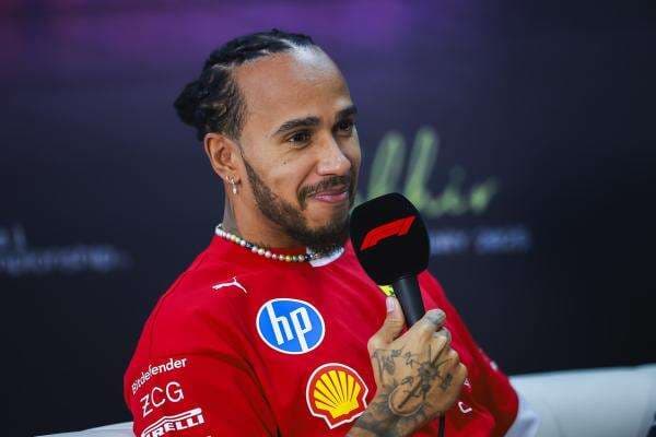 Tak Punya Anak dan Istri, Lewis Hamilton Siap Menggila di F1 2025 Tak Punya Anak dan Istri, Lewis Hamilton Siap Menggila di F1 2025