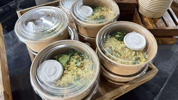 Lidah Bule vs Lokal: Saat Soto Daging Jadi Pahlawan di Tengah Pesta Makanan Sehat Formula E Lidah Bule vs Lokal: Saat Soto Daging Jadi Pahlawan di Tengah Pesta Makanan Sehat Formula E