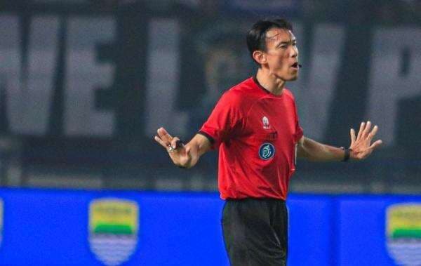 Pelatih Bali United Sarankan Liga 1 2025-2026 Tetap Libatkan Wasit Asing Pelatih Bali United Sarankan Liga 1 2025-2026 Tetap Libatkan Wasit Asing