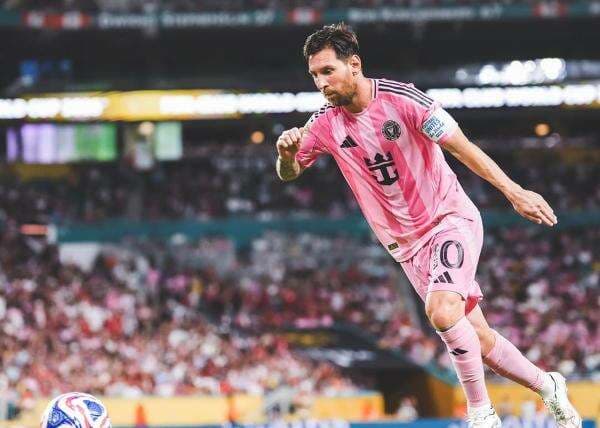 5 Pesepakbola Bintang Dunia dengan Gol Free Kick Terbanyak, Nomor 4 Lionel Messi! 5 Pesepakbola Bintang Dunia dengan Gol Free Kick Terbanyak, Nomor 4 Lionel Messi!