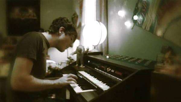 Lirik dan Makna Lagu Fireflies dari Owl City, Viral di Medsos saat Ramadan Lirik dan Makna Lagu Fireflies dari Owl City, Viral di Medsos saat Ramadan