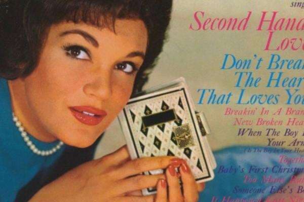 Lirik dan Terjemahan Pretty Little Baby Lagu Connie Francis yang Kembali Viral di TikTok Lirik dan Terjemahan Pretty Little Baby Lagu Connie Francis yang Kembali Viral di TikTok