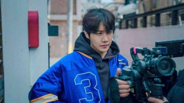 Lirik, Makna Lagu dan Video Neuron dari j-hope BTS serta Terjemahannya Lirik, Makna Lagu dan Video Neuron dari j-hope BTS serta Terjemahannya