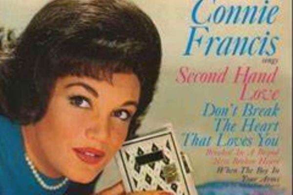 Lirik dan Makna Lagu Pretty Baby, Tembang Lawas yang Viral di TikTok dan Jadi Tren Baru Lirik dan Makna Lagu Pretty Baby, Tembang Lawas yang Viral di TikTok dan Jadi Tren Baru