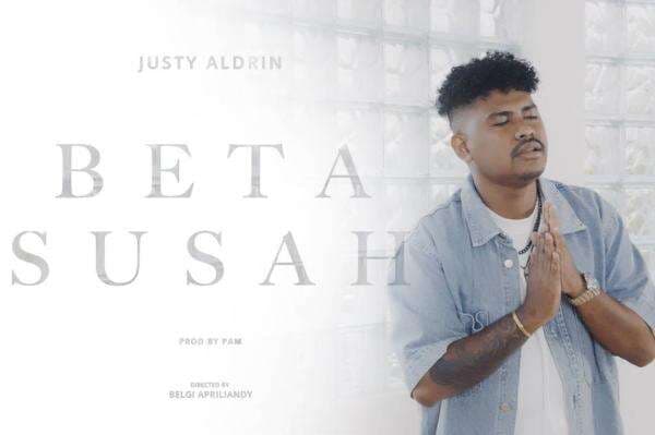 Lirik Lagu Beta Susah - Justy Aldrin: Kisah Perjuangan Cinta yang Menyentuh Hati Lirik Lagu Beta Susah - Justy Aldrin: Kisah Perjuangan Cinta yang Menyentuh Hati
