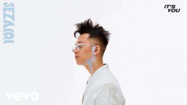 Lirik Lagu It's You - Sezairi Sezali dan Terjemahan Lirik Lagu It's You - Sezairi Sezali dan Terjemahan