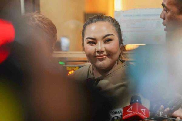 Lisa Mariana soal Tes DNA Ridwan Kamil Negatif: Kalau Bukan Benih Dia, Benih Tuyul? Lisa Mariana soal Tes DNA Ridwan Kamil Negatif: Kalau Bukan Benih Dia, Benih Tuyul?