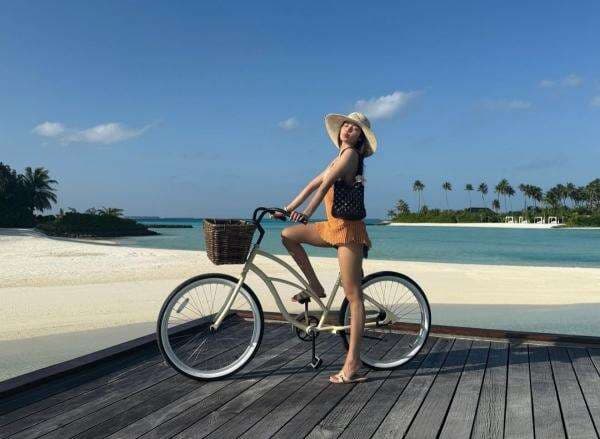 <i>Hot</i>! Intip 4 Potret Lisa BLACKPINK Pamer <i>Body Goals</i> Pakai Bikini saat Liburan di Thailand <i>Hot</i>! Intip 4 Potret Lisa BLACKPINK Pamer <i>Body Goals</i> Pakai Bikini saat Liburan di Thailand