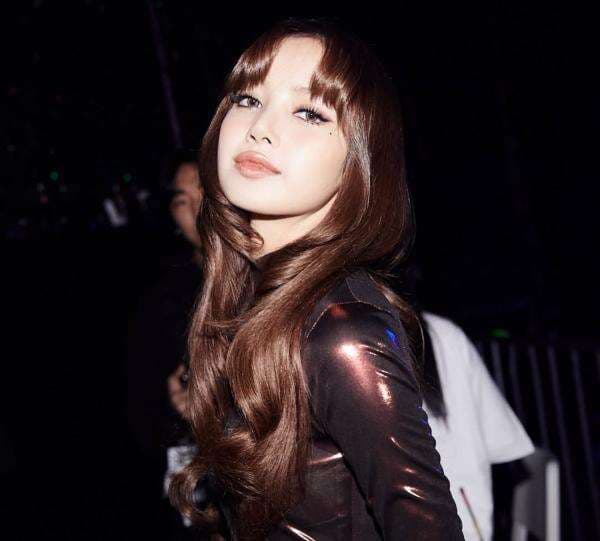 Lisa BLACKPINK Kirim Doa Usai Gempa Besar Guncang Thailand Lisa BLACKPINK Kirim Doa Usai Gempa Besar Guncang Thailand