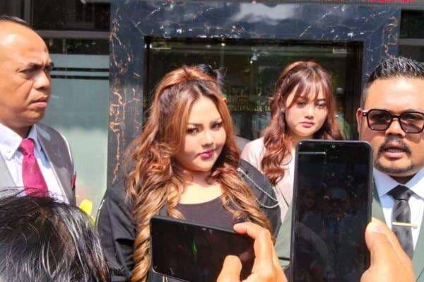 Polisi Duga Lisa Mariana sebagai Talen Video Asusila yang Dijual di Situs Porno Polisi Duga Lisa Mariana sebagai Talen Video Asusila yang Dijual di Situs Porno