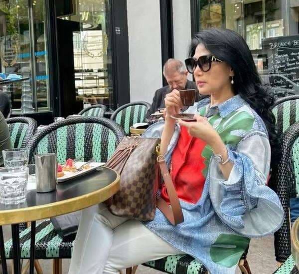 Lita Gading Tanggapi Santai Laporan Ahmad Dhani: Saya Masih di Luar Negeri Lita Gading Tanggapi Santai Laporan Ahmad Dhani: Saya Masih di Luar Negeri