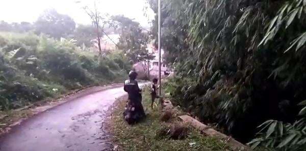 Tak Kuat Nanjak, Mobil Wisatawan Terjun ke Jurang Sedalam 50 Meter di Gunung Halimun Salak Tak Kuat Nanjak, Mobil Wisatawan Terjun ke Jurang Sedalam 50 Meter di Gunung Halimun Salak