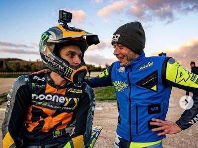 Adik Valentino Rossi Ketar-ketir Hadapi Cuaca Panas di Sirkuit Buriram Jelang MotoGP Thailand 2025 Adik Valentino Rossi Ketar-ketir Hadapi Cuaca Panas di Sirkuit Buriram Jelang MotoGP Thailand 2025