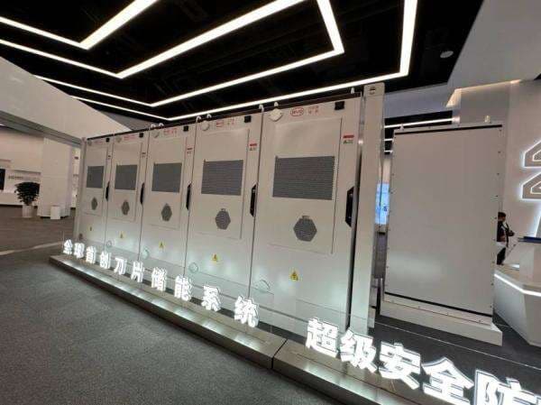 Luhut Sebut Baterai LFP Tak Bisa Didaur Ulang, Bagaimana Faktanya? Luhut Sebut Baterai LFP Tak Bisa Didaur Ulang, Bagaimana Faktanya?